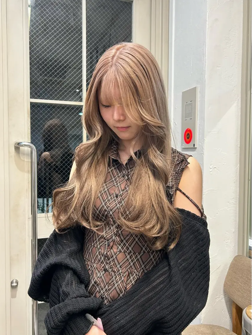 カラー ヘアカラー トリートメント lomalia moekaのヘアスタイル