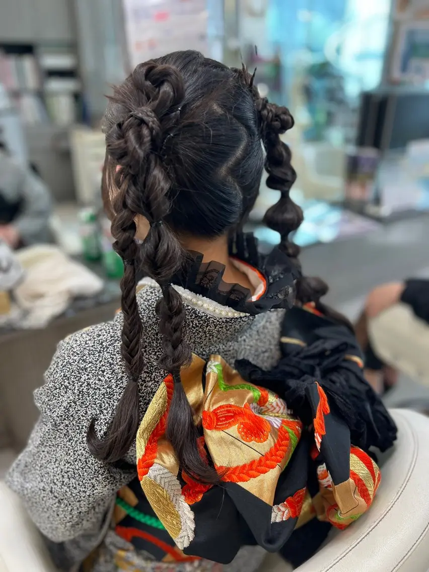 ヘアアレンジ お団子ヘア ツインテール 三つ編み 着付けアレンジ、スパ 定評あり◎タナカエミの眉毛・アイブロウイメージ