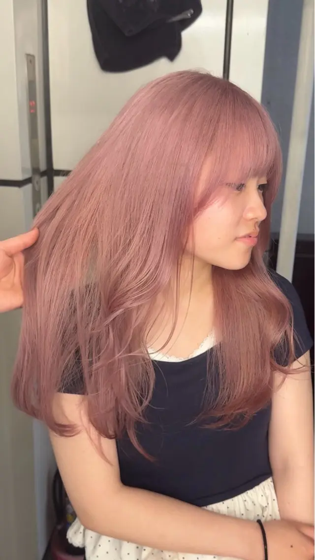 ロング カラー ベージュカラー ブリーチ ケアブリーチ 透明感カラー デザインカラー カット ヘアカラー トリートメント 似合わせカット/ ハイトーン/aoiのヘアスタイル
