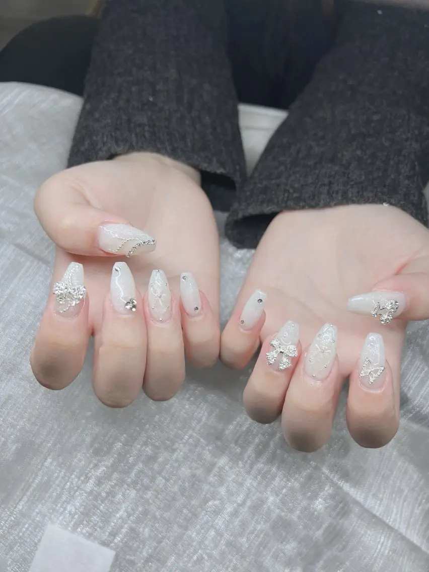 ネイル 長さ出し グラデーション 卒業式 キラキラネイル マグネットネイル Lee Nails チップ長さだし専門店のネイルデザイン