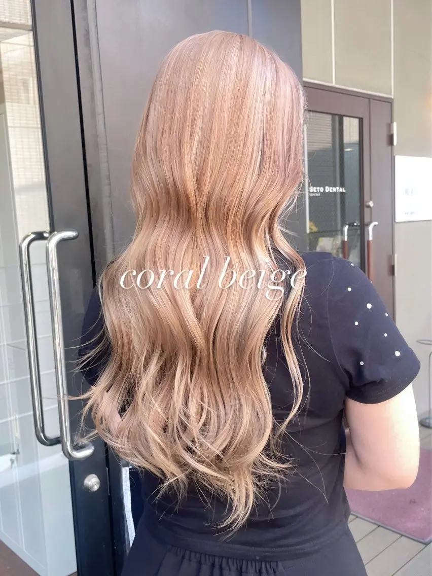 ロング カラー ヘアアレンジ ブリーチ ブロンド ヘアカラー トリートメント 青髪特化🩵 ダブルカラーのヘアスタイル