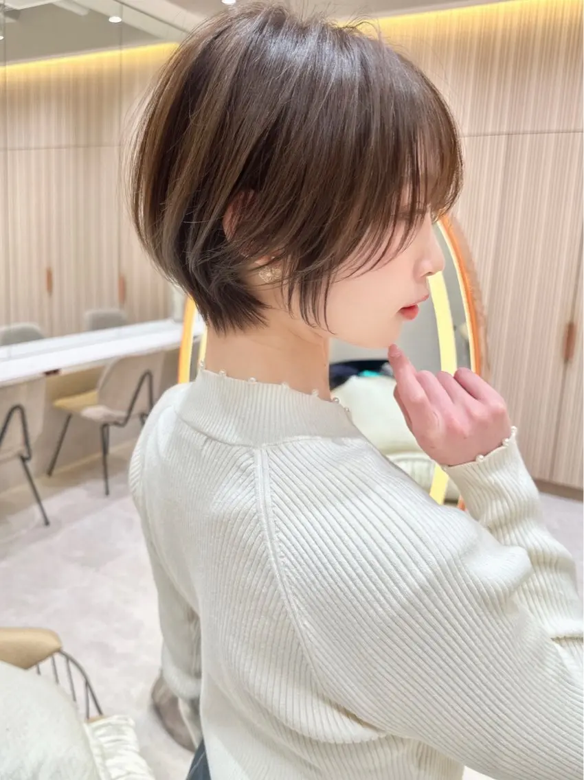 ショート カット 縮毛矯正✨🫧 レイヤー川村利幸のヘアスタイル