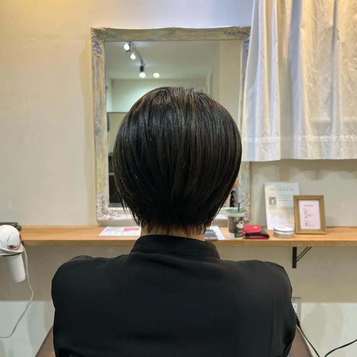ショート 切りっぱなしボブ 👩🏼ミニボブのヘアスタイル