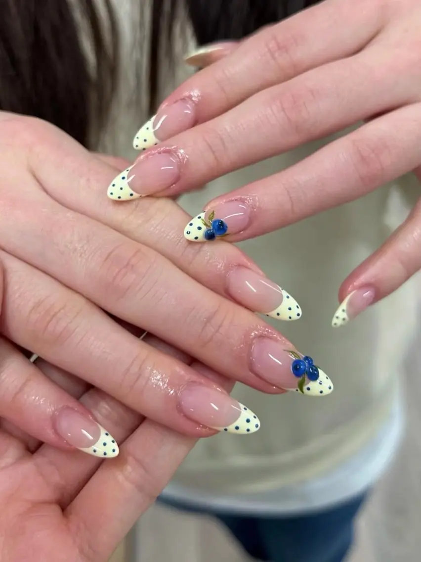 ネイル 長さ出し キラキラネイル 韓国ネイル ロングネイル ワンホンネイル ハンドネイル Josie nail salonのネイルデザイン
