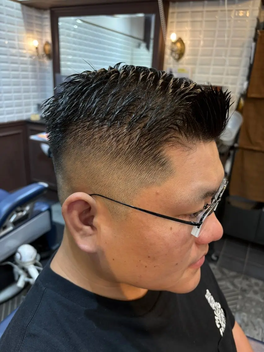 ショート メンズ フェードカット 七三 スキンフェード カット トリートメント ルピナス中田店長 山口大地のヘアスタイル