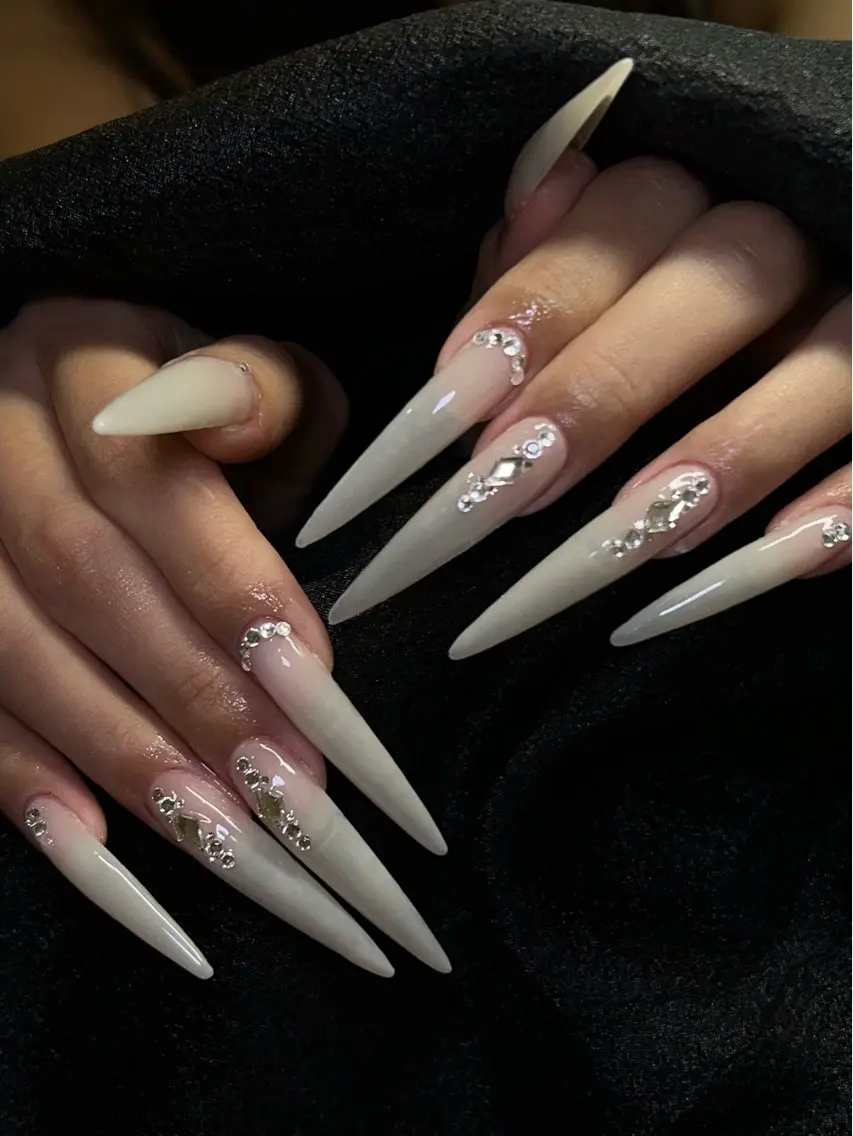 ネイル Rose nail HOSHIのネイルデザイン