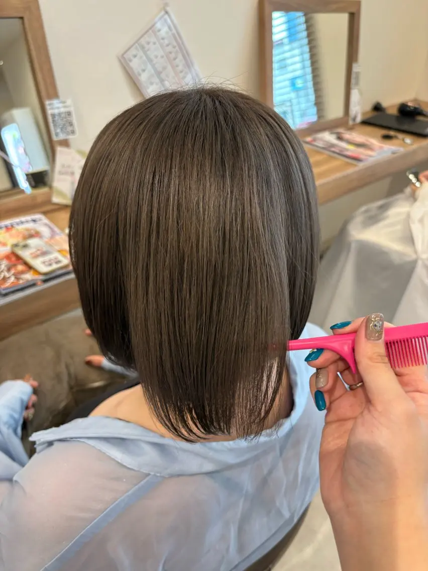 ショート カラー ブリーチ ショコラグレージュ グレージュ ボブ ヘアカラー 渡邊 玲来のヘアスタイル
