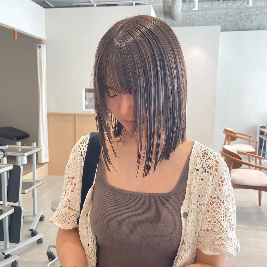 ミディアム カラー 切りっぱなしボブ グレージュ ボブ 石川 瑠琉のヘアスタイル