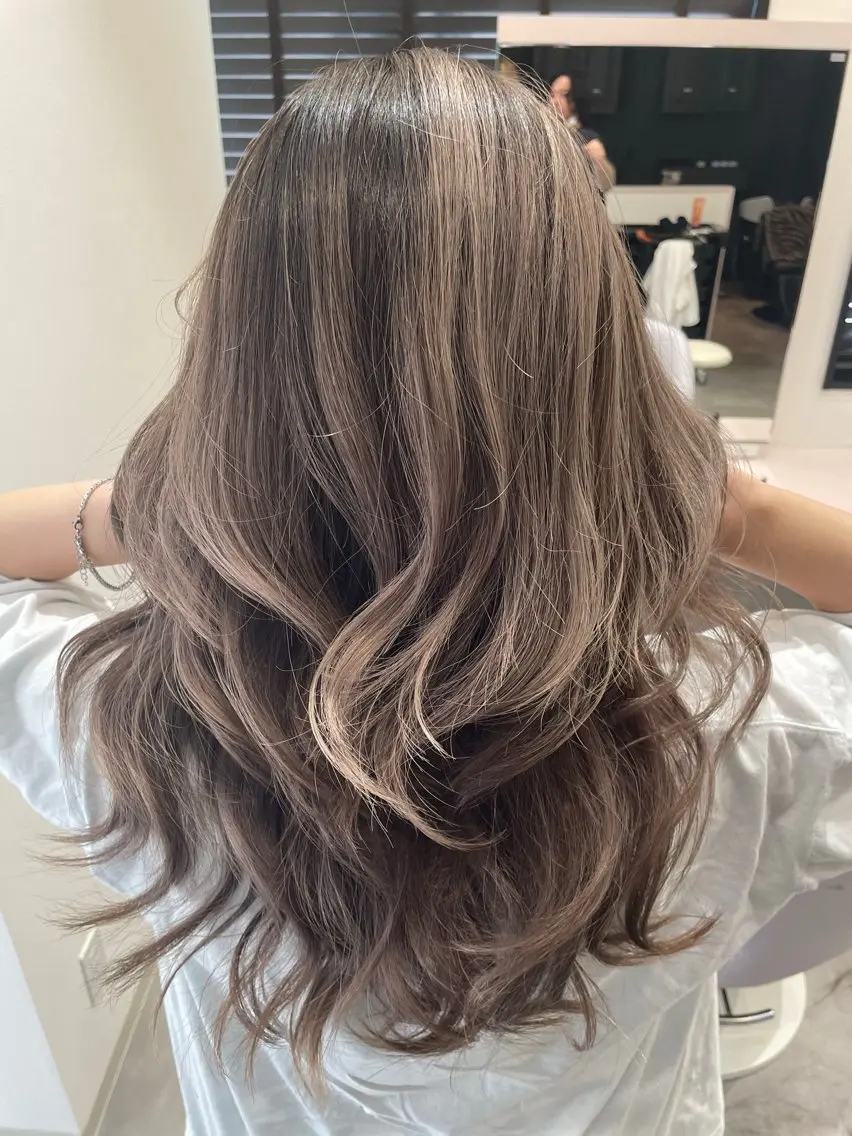 カラー バレイヤージュ 池上 周児のヘアスタイル