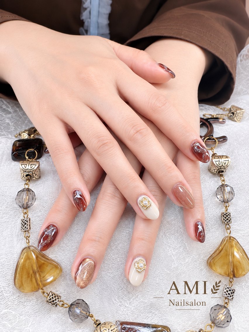 ミディアム AMI Nailsalonのネイルデザイン