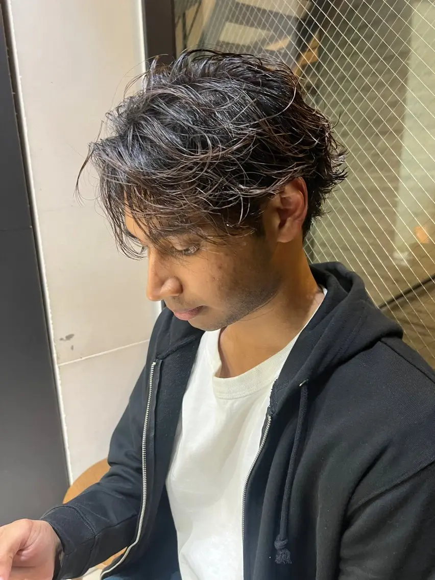 ミディアム パーマ メンズ カット パーマ トリートメント 🇺🇸サーフカール 🇺🇸ケンシロウのヘアスタイル