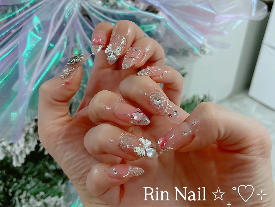 ネイル ボルドー フレンチネイル グラデーション キラキラネイル 韓国ネイル ハンドネイル Rin Nail 新大久保店のネイルデザイン