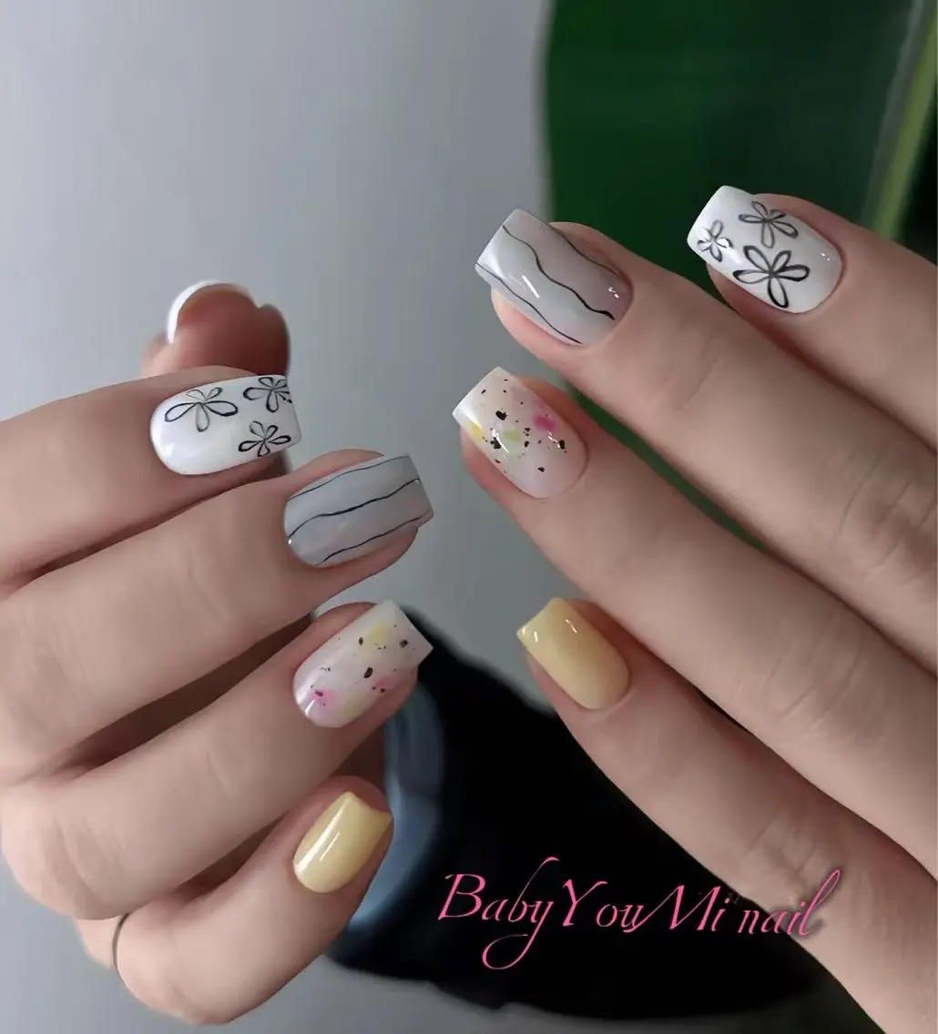 ネイル オーロラネイル フラワーネイル フットネイル フレンチネイル ジェルネイル ハンドネイル BabyYouMi nailのネイルデザイン