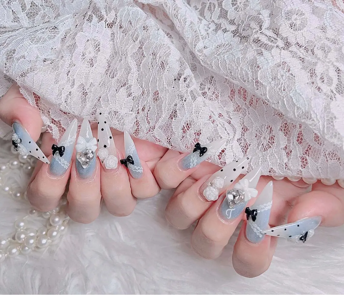 ネイル チークネイル フレンチネイル キラキラネイル 韓国ネイル マグネットネイル ハンドネイル yuuna hbabynailのネイルデザイン