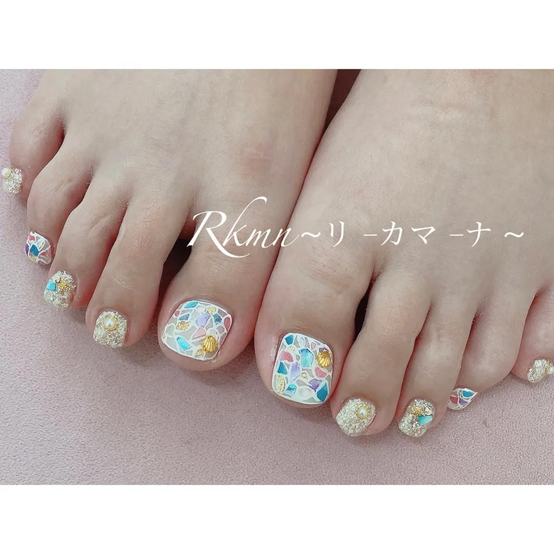 ネイル アートネイル フットネイル キラキラネイル ラメ(グリッター) 春ネイル Rkmn ~リ-カマ-ナ~のネイルデザイン
