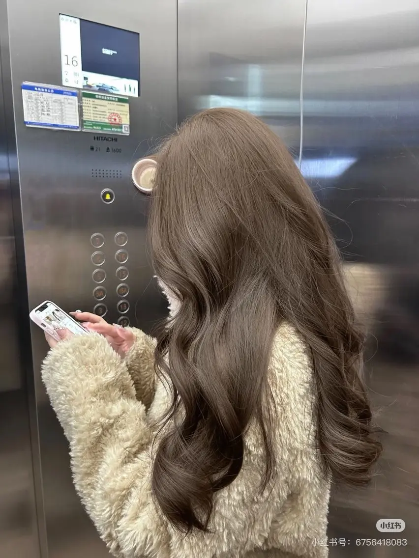 ロング カット ヘアカラー 透明感ベージュ×レイ ヤーカット🎀セナのヘアスタイル