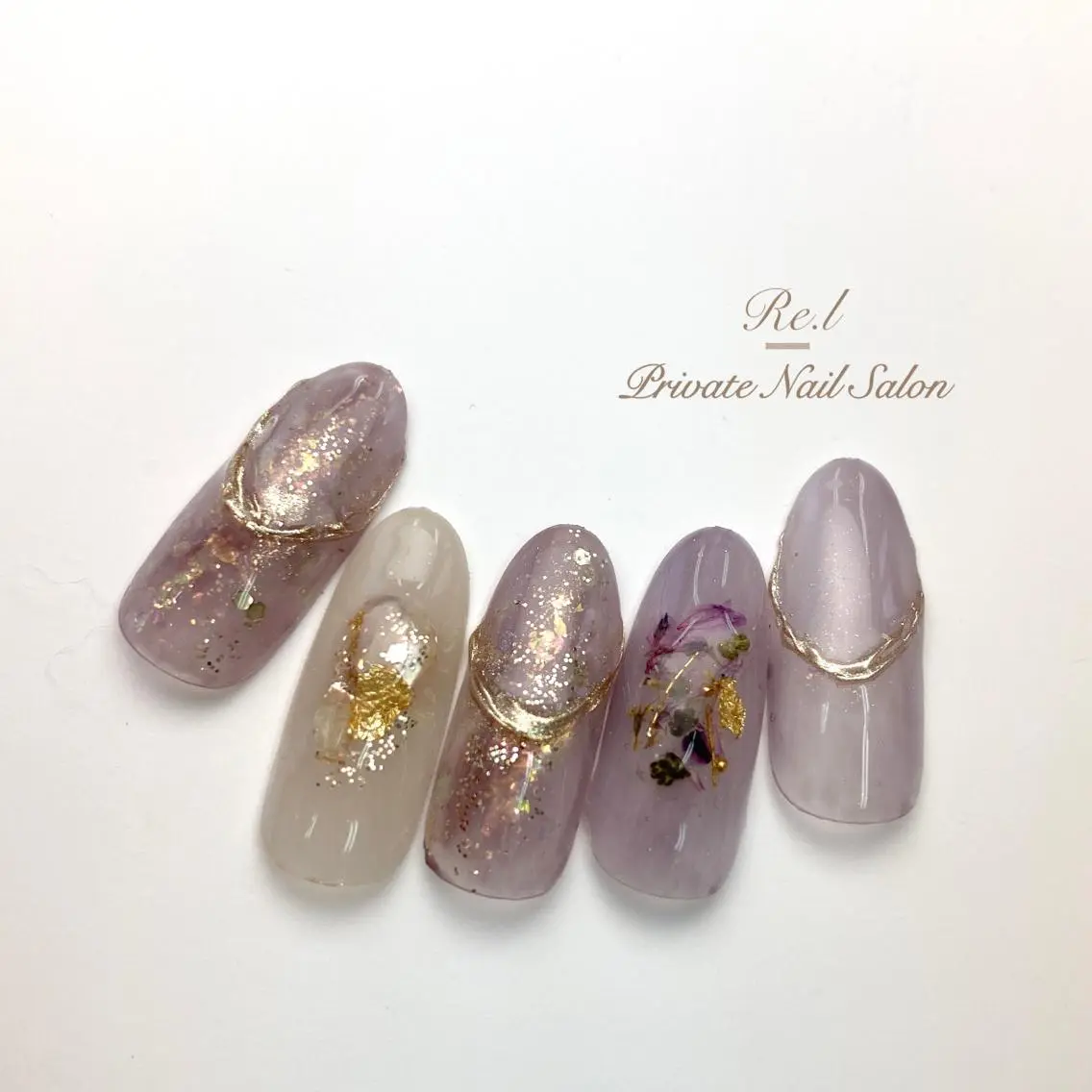 ネイル カジュアル フラワーネイル ニュアンスネイル モチの良さ◉ フィルインネイル♡のネイルデザイン