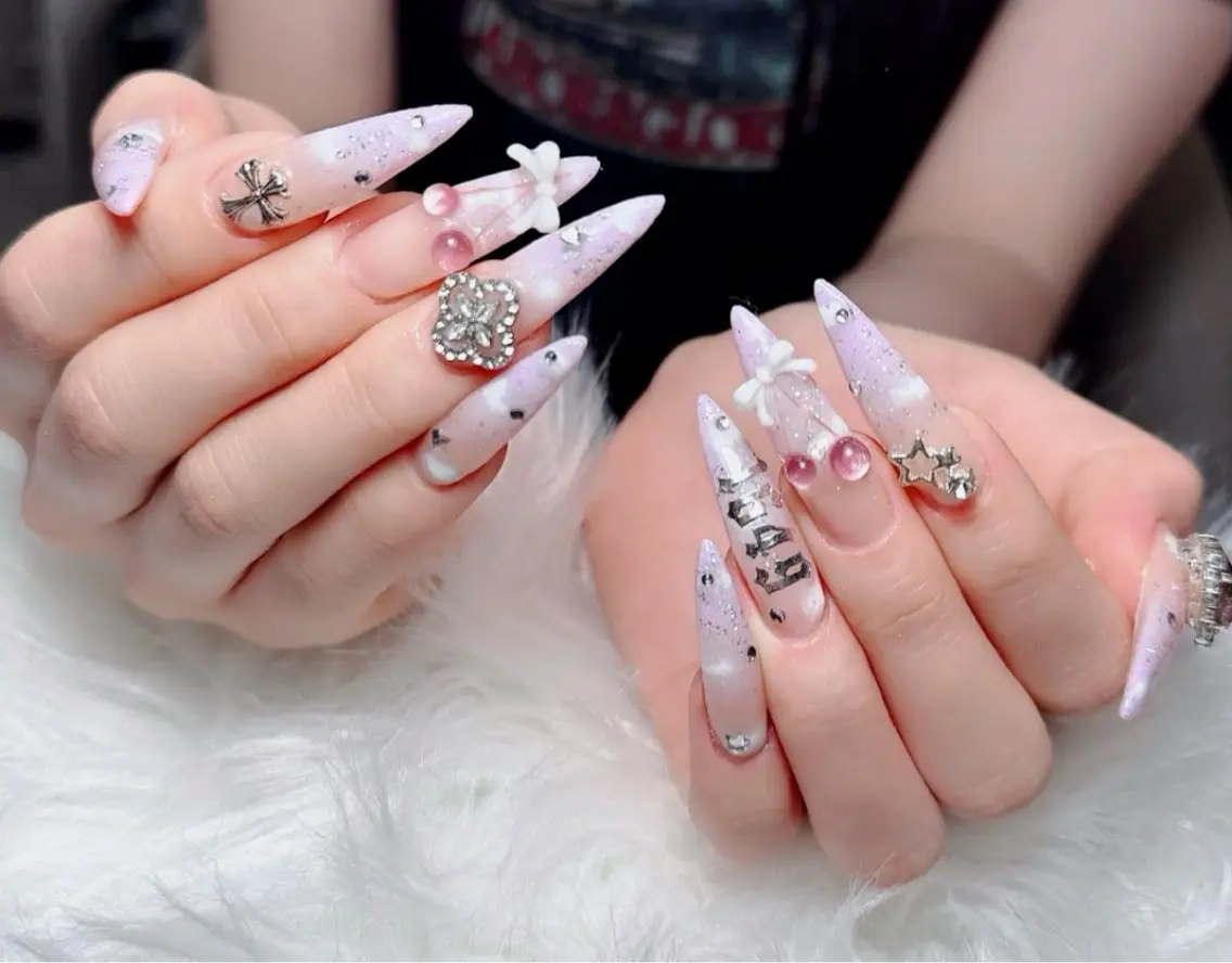 ネイル アートネイル ボルドー フレンチネイル ジェルネイル 氷ネイル・うるうるネイル ハンドネイル Julie NailSalonのネイルデザイン