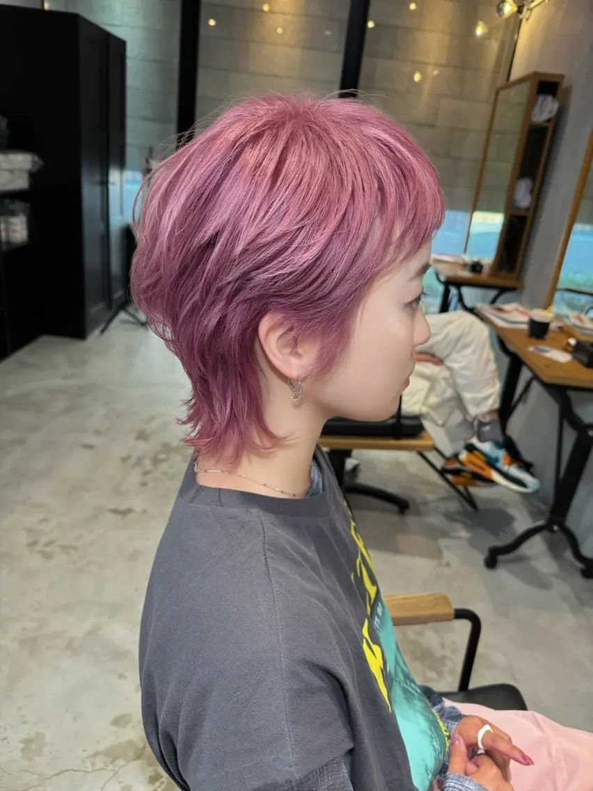 ショート カラー ブリーチ ピンクカラー ウルフカット Lolonois池田 代表 鍜治本颯太のヘアスタイル