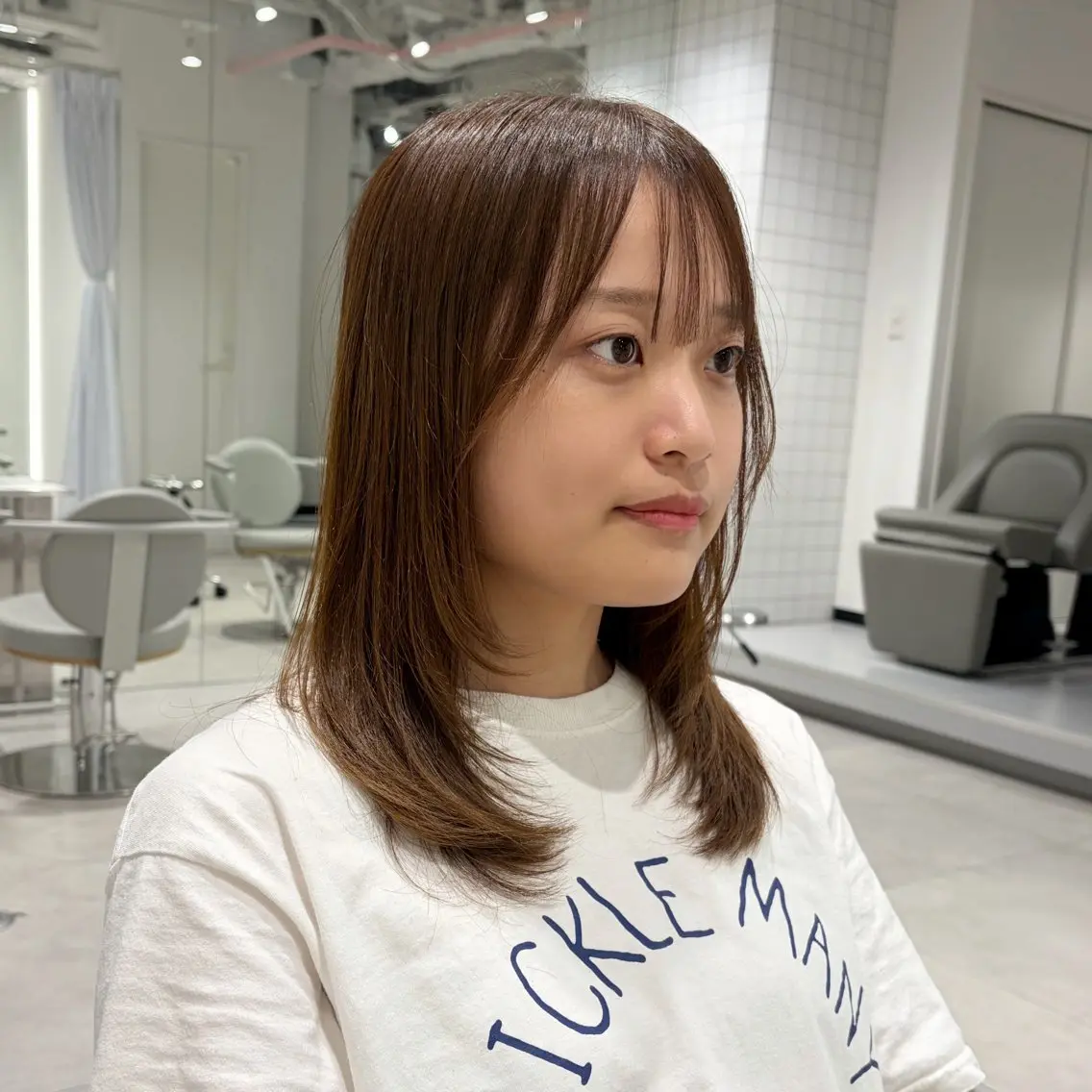 ミディアム カラー ミディアムレイヤー ベージュカラー レイヤーカット カット ヘアカラー トリートメント レイヤー♡ 石川優奈のヘアスタイル