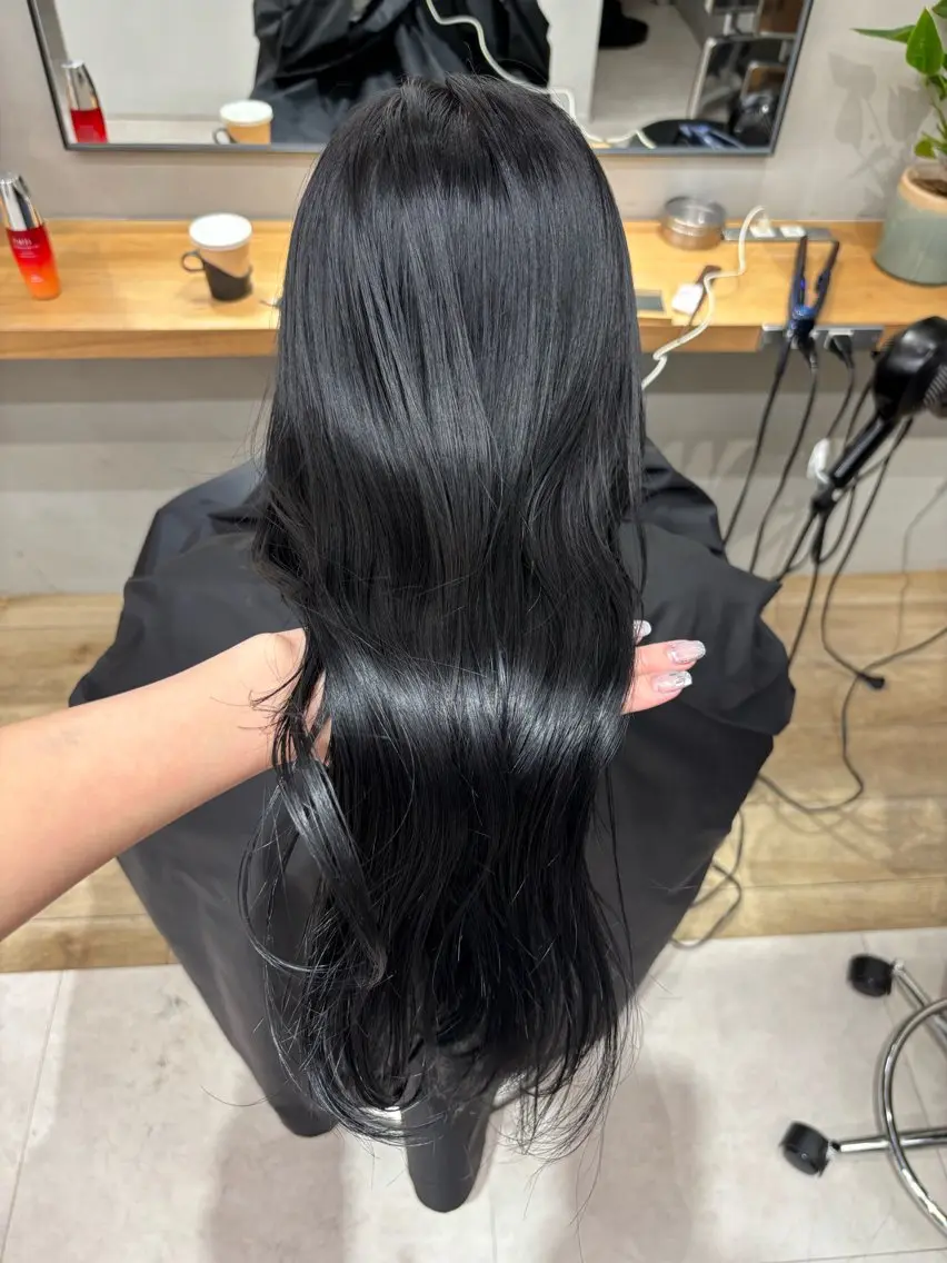 ロング 盛れる透明感カラー momokaのヘアスタイル