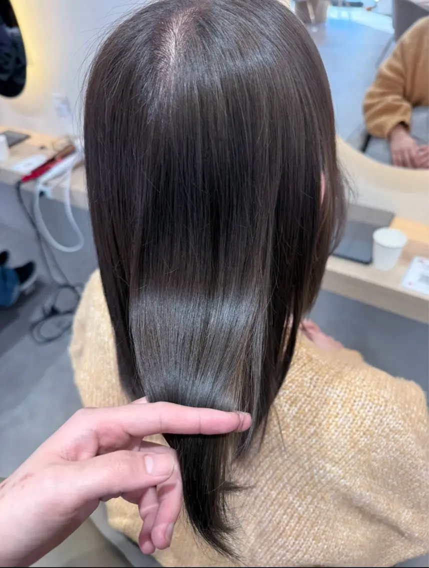 ミディアム ヘアカラー 🩵透明感カラー🩵 TOMOのヘアスタイル
