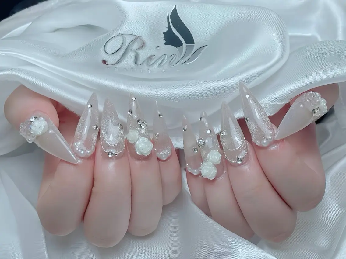 ネイル アニマル柄 ボルドー ブラウン チークネイル フレンチネイル Rin Nail 新大久保店のネイルデザイン