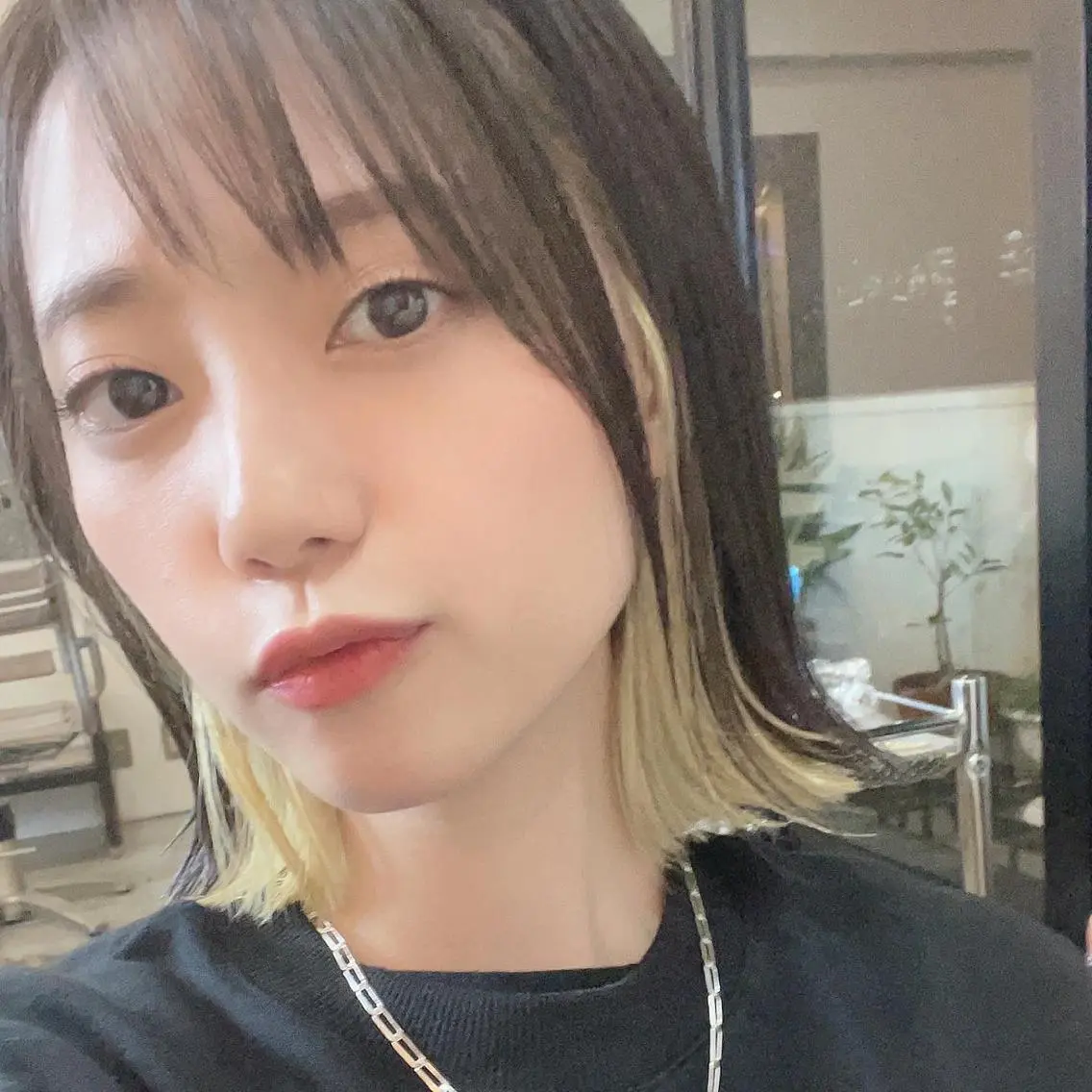 ミディアム カラー パーマ ヘアアレンジ メンズ キッズ ネイル マツエク・マツパ アイブロウ メンズインナーカラー メンズ韓国風 黒髪 ブルーカラー ブルーブラック カット ヘアカラー トリートメント 渋谷レイヤーカット❌ 縮毛矯正専門/武田涼のヘアスタイル
