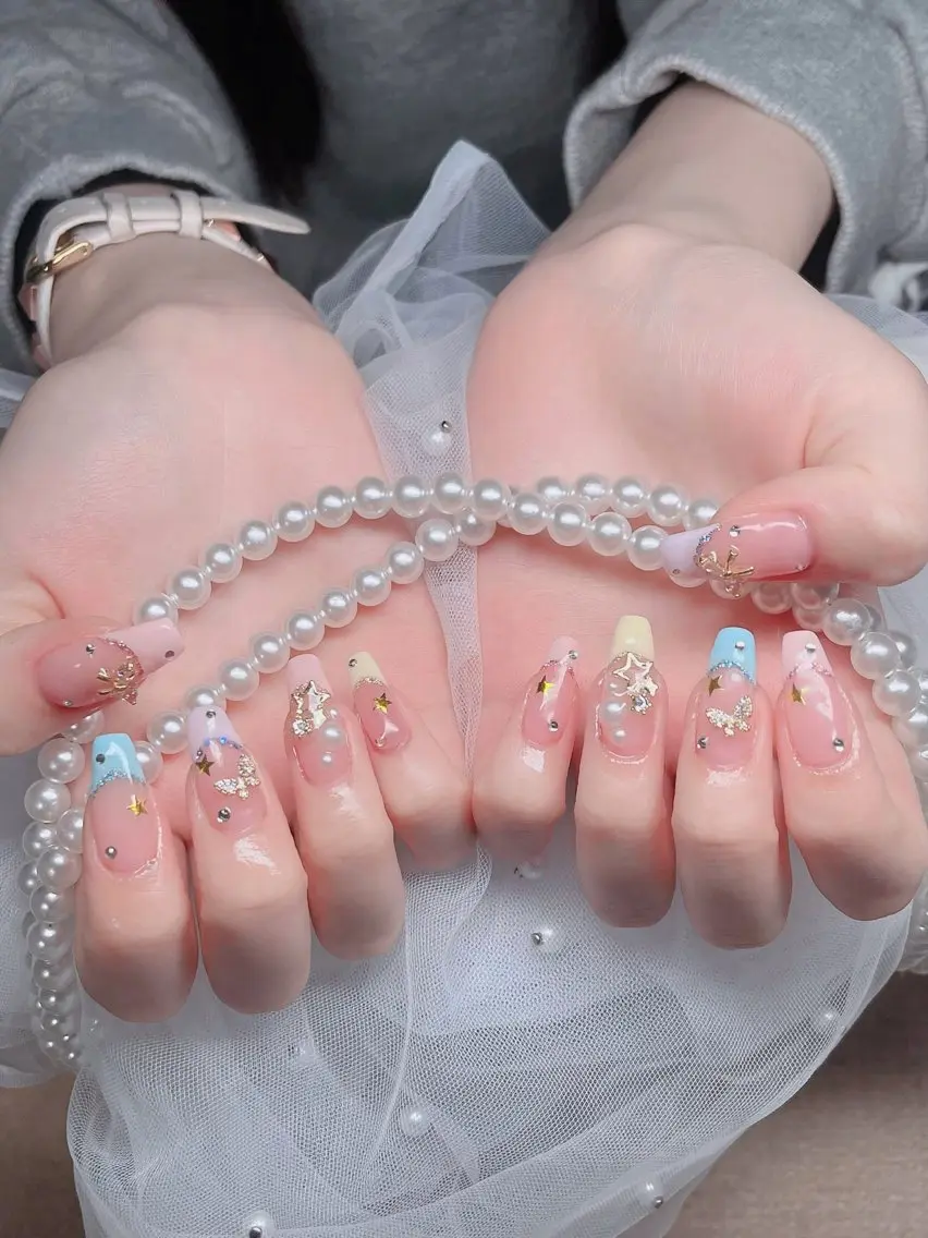 ネイル オーロラネイル フレンチネイル ジェルネイル ハロウィン 韓国ネイル ハンドネイル H.baby Nail Salonのネイルデザイン
