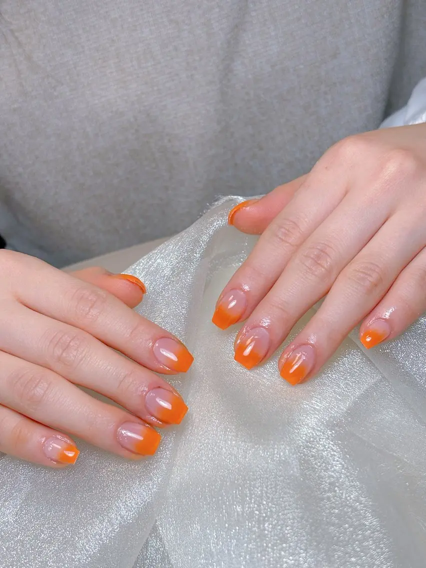 【ジェルオフ無料】カラーグラデーション💅(カラー2個まで)の写真
