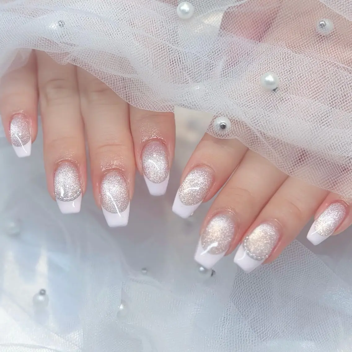 ネイル フレンチネイル キラキラネイル マグネットネイル ワンホンネイル ハンドネイル ぷりゅねる 心斎橋のネイルデザイン