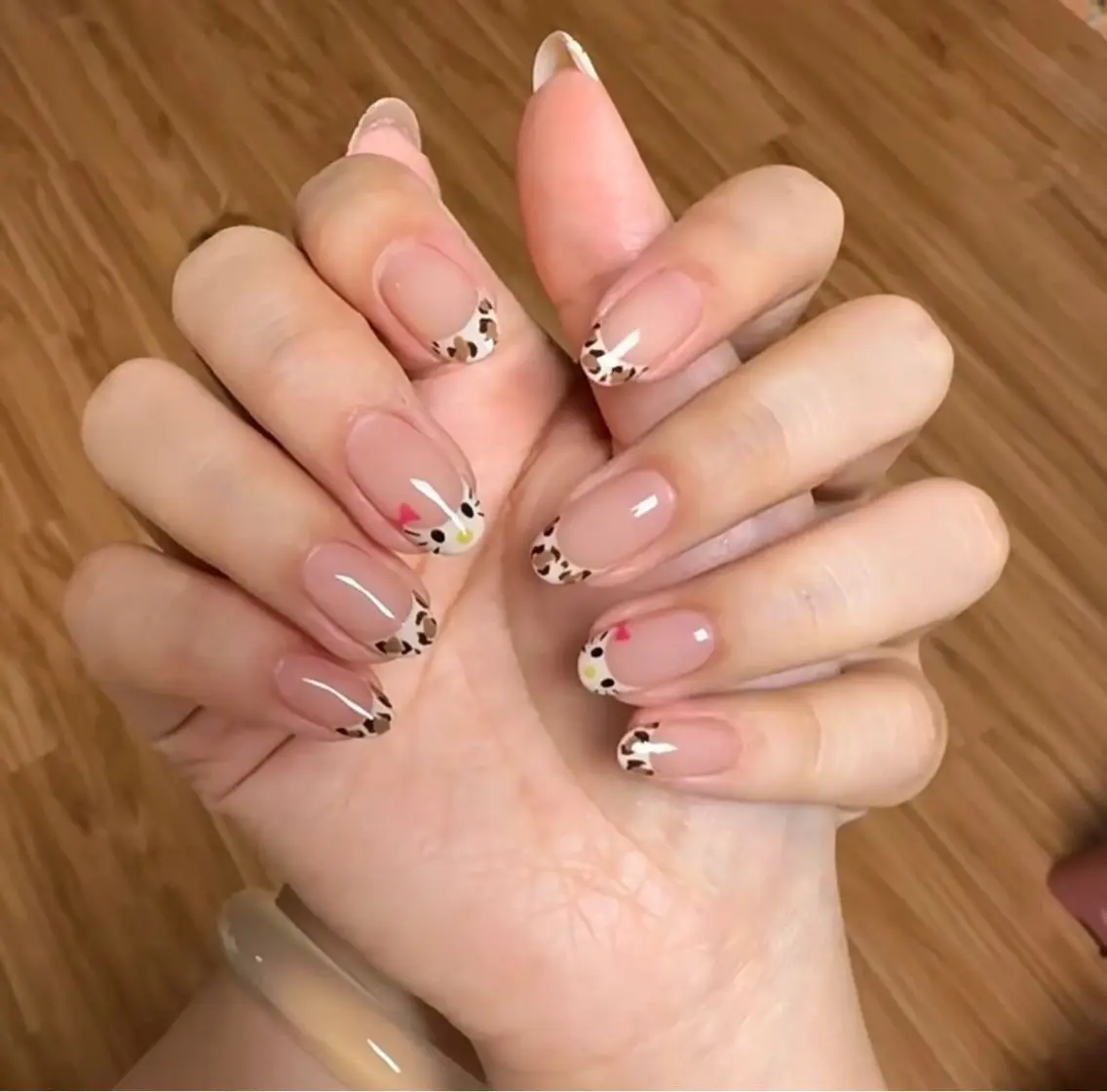 ネイル アニマル柄 アートネイル フレンチネイル ガーリー 韓国ネイル Rin Nail 新大久保店のネイルデザイン