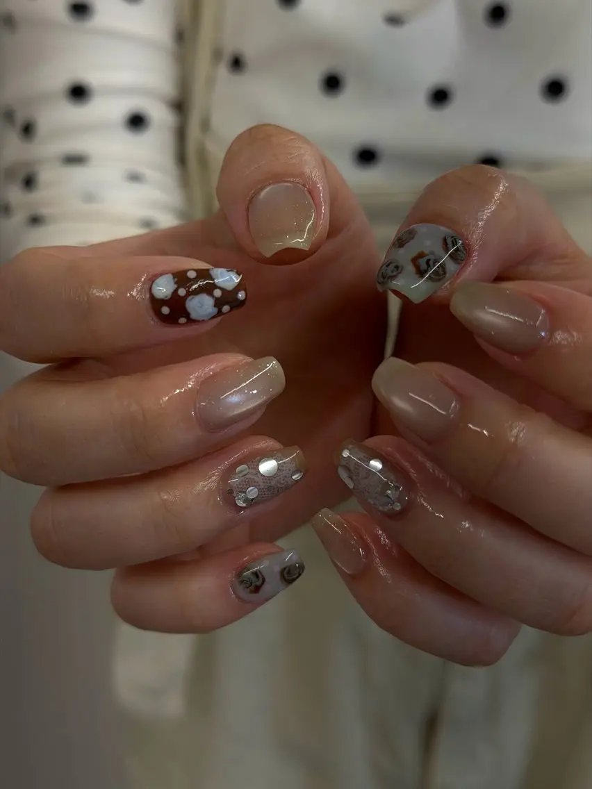 ネイル ドット ジェルネイル レース マグネットネイル ニュアンスネイル ハンドネイル ハンドケア Bana_ Nailのネイルデザイン