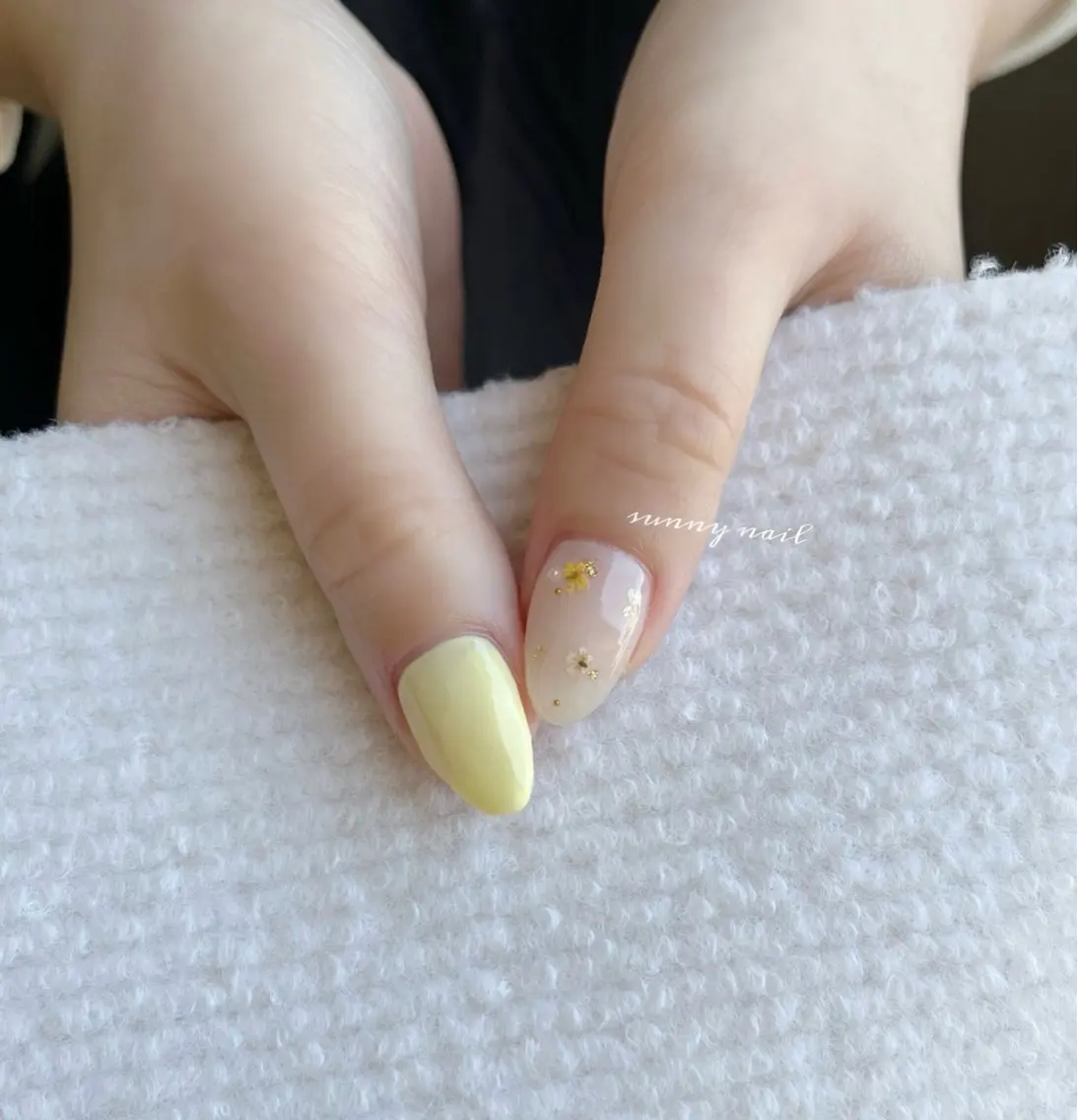 ネイル ジェルネイル パラジェル 春ネイル 黄色 sunny nailのネイルデザイン