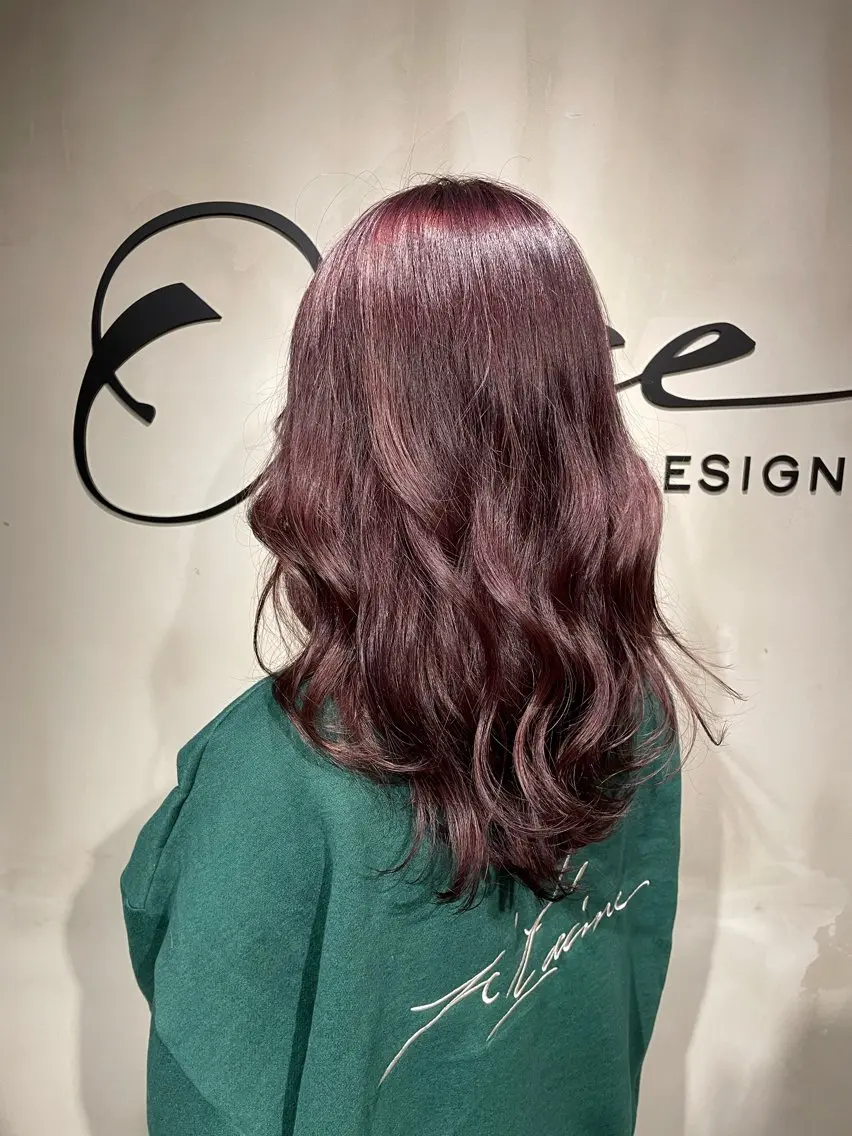 セミロング カラー ブリーチ ラベンダーカラー ラベンダーピンク ピンクカラー 艶感/レイヤーカット 🌐Taketoのヘアスタイル