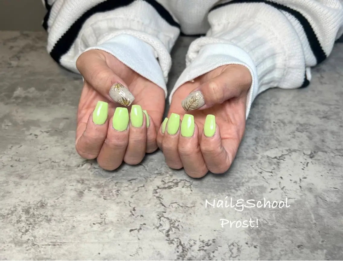 ネイル アートネイル ミラーネイル ホワイト Nails Prost!のネイルデザイン