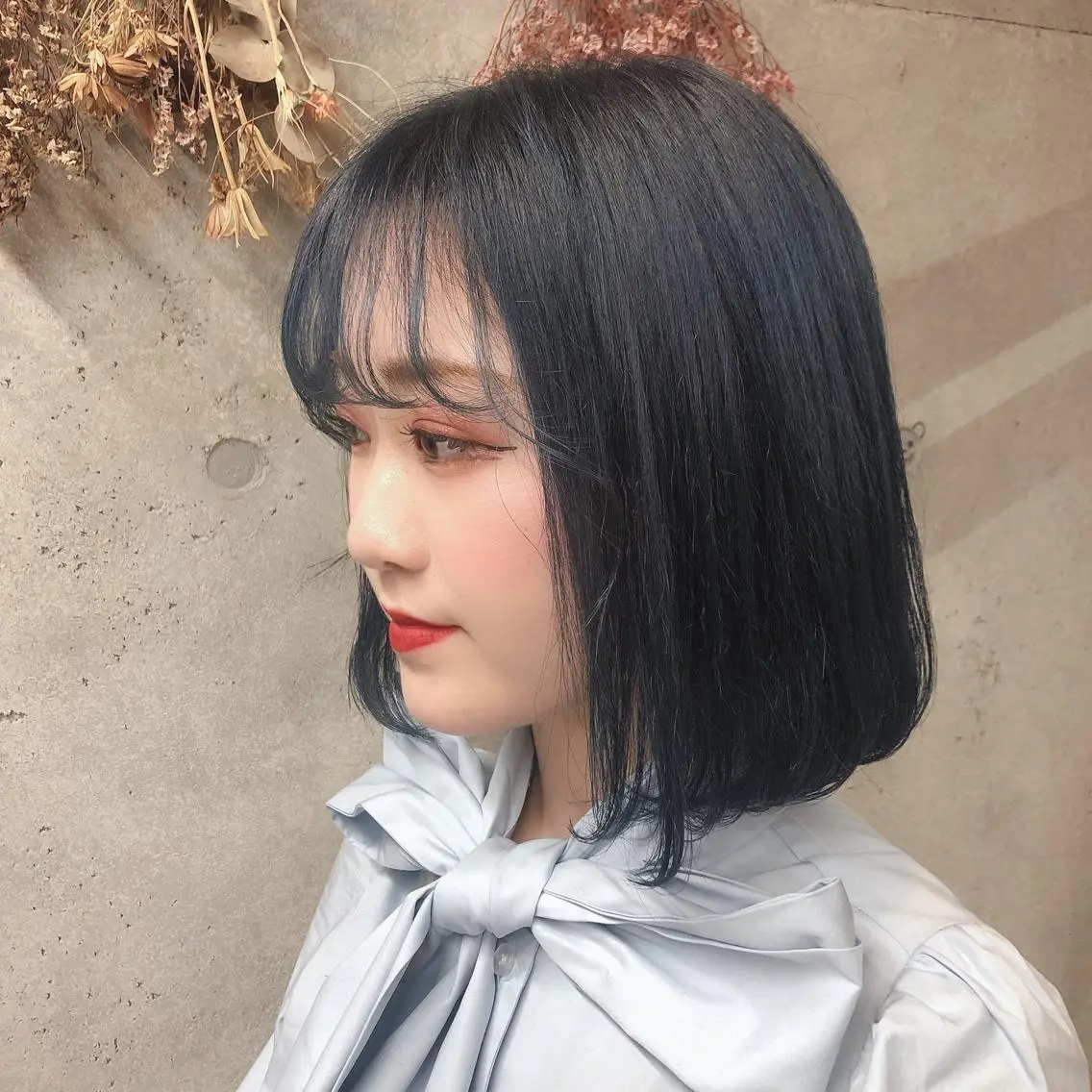 ショート カラー ブルーカラー ネイビーカラー wakana 【ブリーチカラー】のヘアスタイル