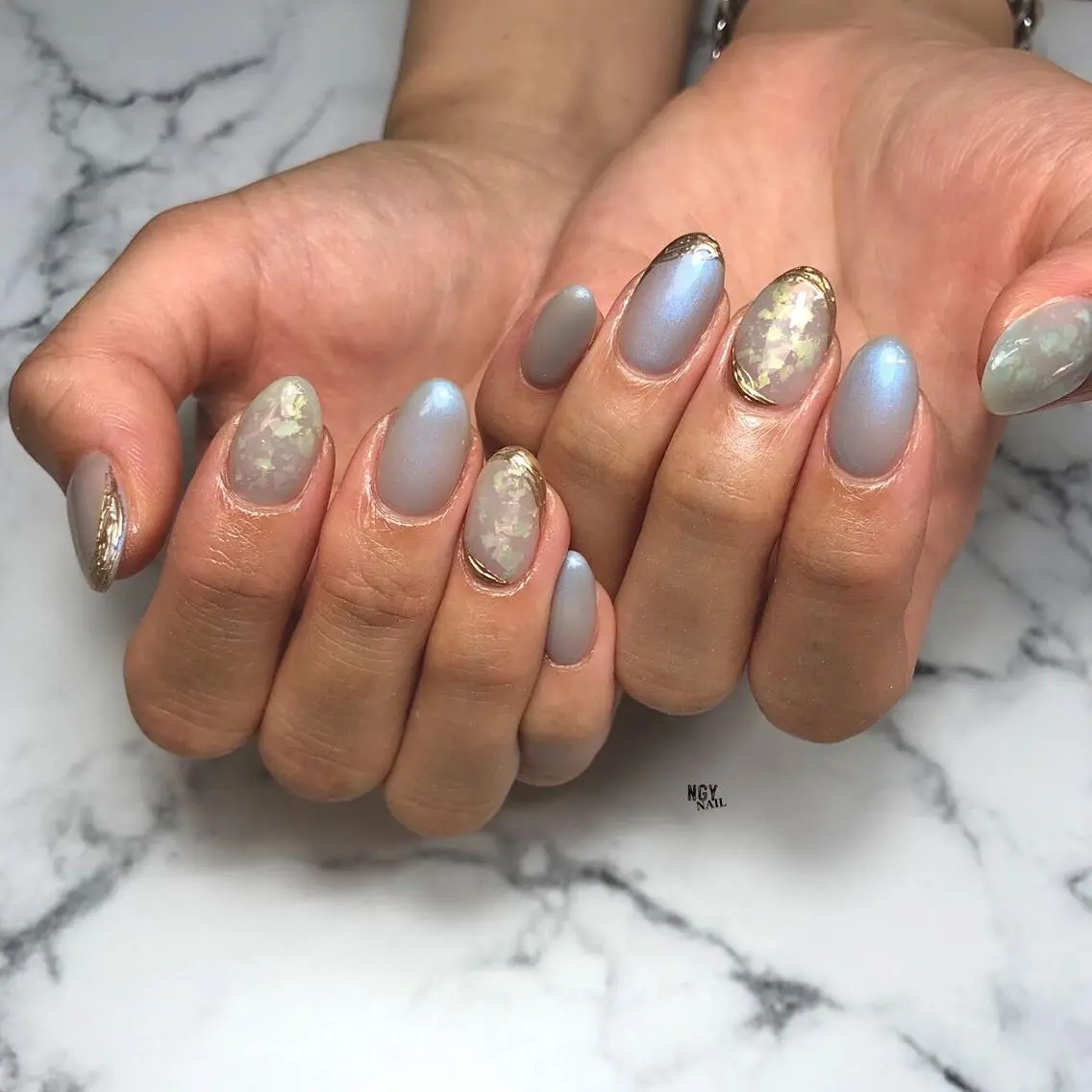 ネイル オーロラネイル ブルー ジェルネイル ホログラムネイル 韓国ネイル NAIL NOWのネイルデザイン