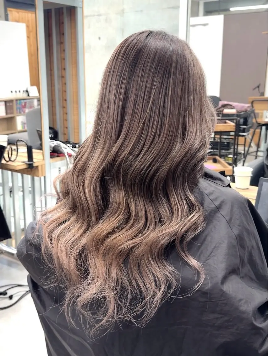 ロング カラー ヘアカラー トリートメント Kotoko🖤/海 外/バレイヤージュのヘアスタイル