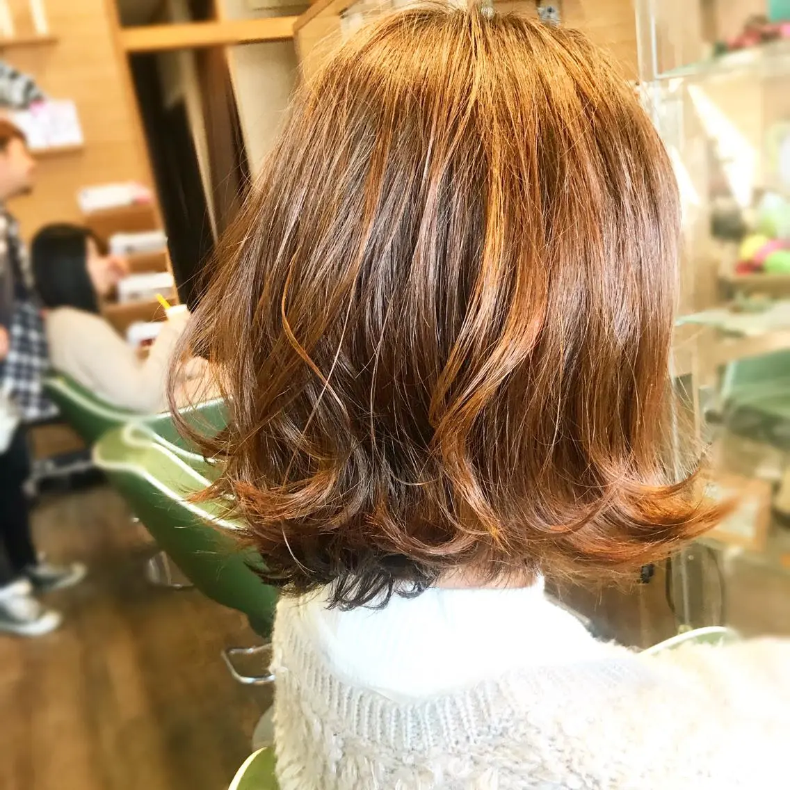 ミディアム 猪鼻 彩のヘアスタイル