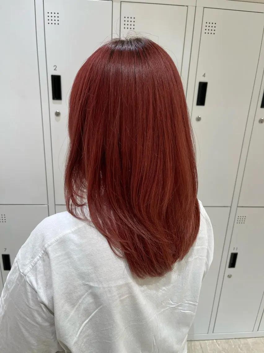 セミロング カラー Alen🐶🐾/海 外風/グレージュ🩶のヘアスタイル