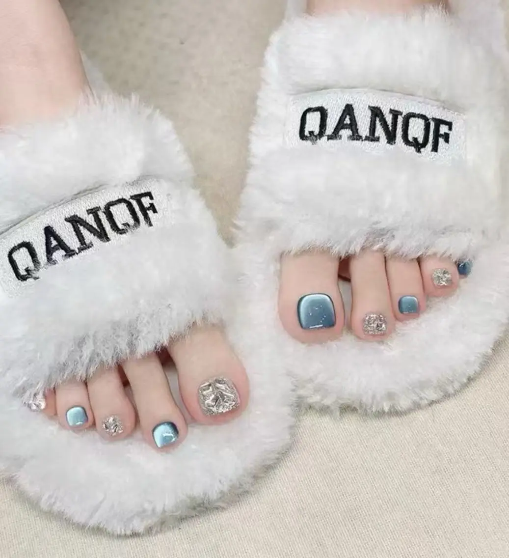 ネイル アートネイル オーロラネイル チークネイル フレンチネイル ガラスフレンチ フットネイル 🎀YooLi Nail salonのネイルデザイン