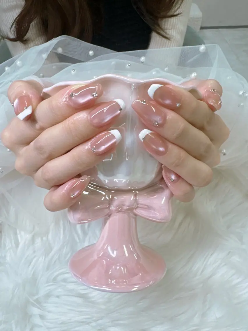 ネイル 成人式 フレンチネイル ジェルネイル ガラスフレンチ キラキラネイル ハンドネイル Queeens nailのネイルデザイン