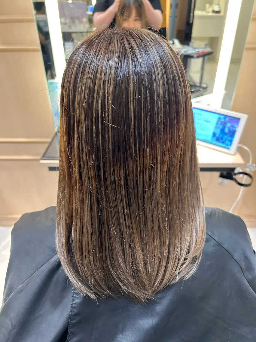 ミディアム カラー ゆめ ベージュカラーのヘアスタイル