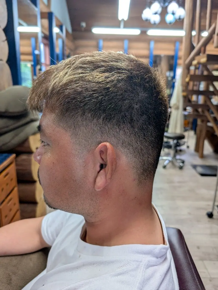 ショート メンズ フェードカット カット 本田 圭輔のヘアスタイル