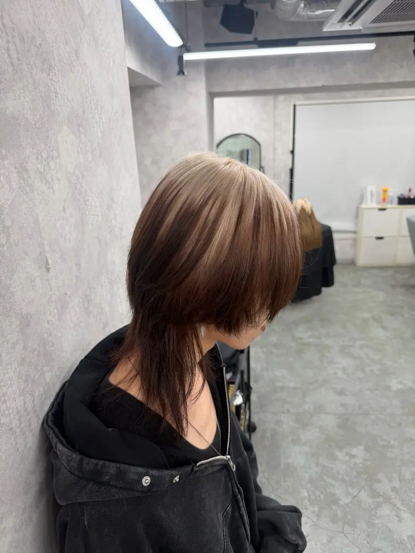 ミディアム カット ヘアカラー トリートメント ハイトーン/レイヤー しゅーたのヘアスタイル