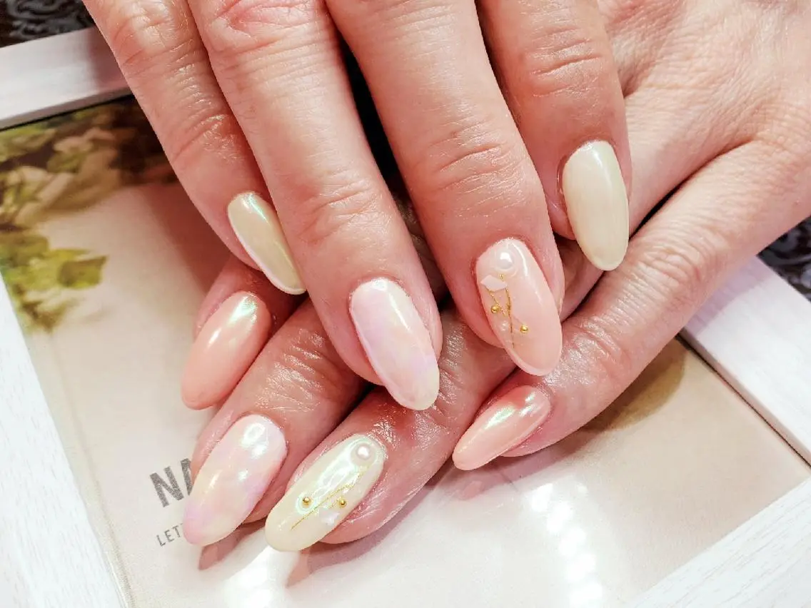 ネイル ジェルネイル ミラーネイル ハンドネイル ハンドケア おで@ oderi_nailのネイルデザイン