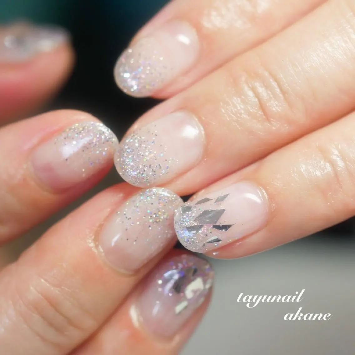 ネイル アートネイル ブルー ジェルネイル グラデーション キラキラネイル ネイルサロン 【たゆnail】のネイルデザイン
