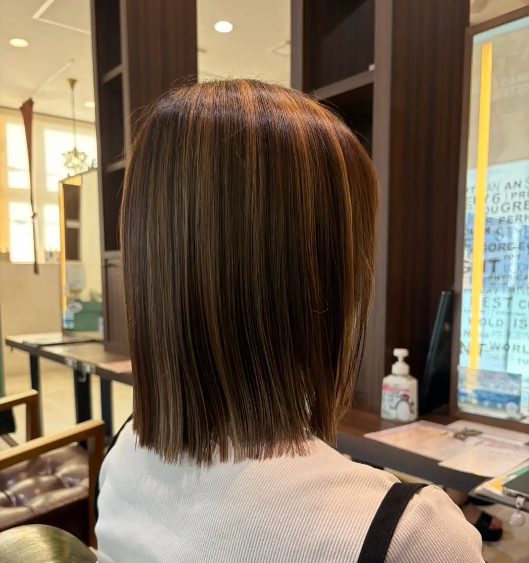 ミディアム 切りっぱなしボブ ボブ カット 暖色カラー レイヤー/🩵かれんのヘアスタイル