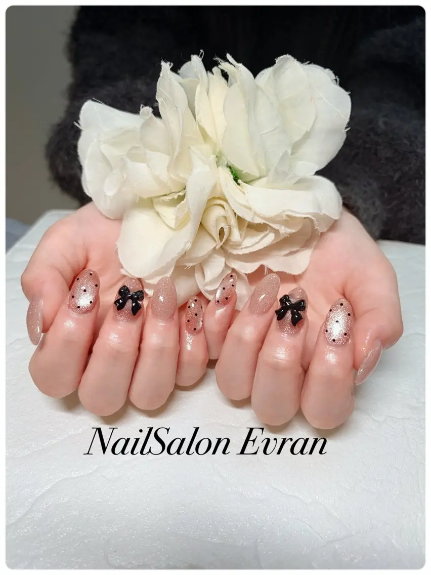 ネイル アートネイル ドット フレンチネイル マグネットネイル 持ち込み Nail salon Evranのネイルデザイン